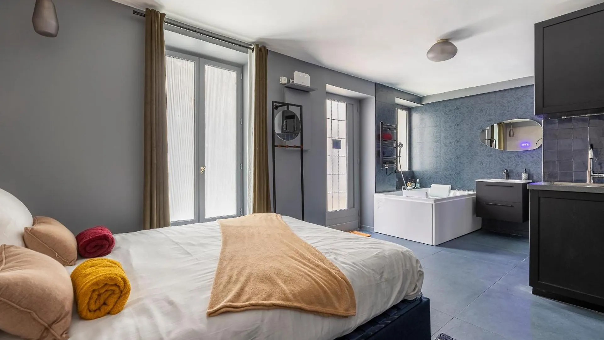 Opera, Grand Boulevard 9Eme, Suite Avec Jacuzzi Paris Fransa