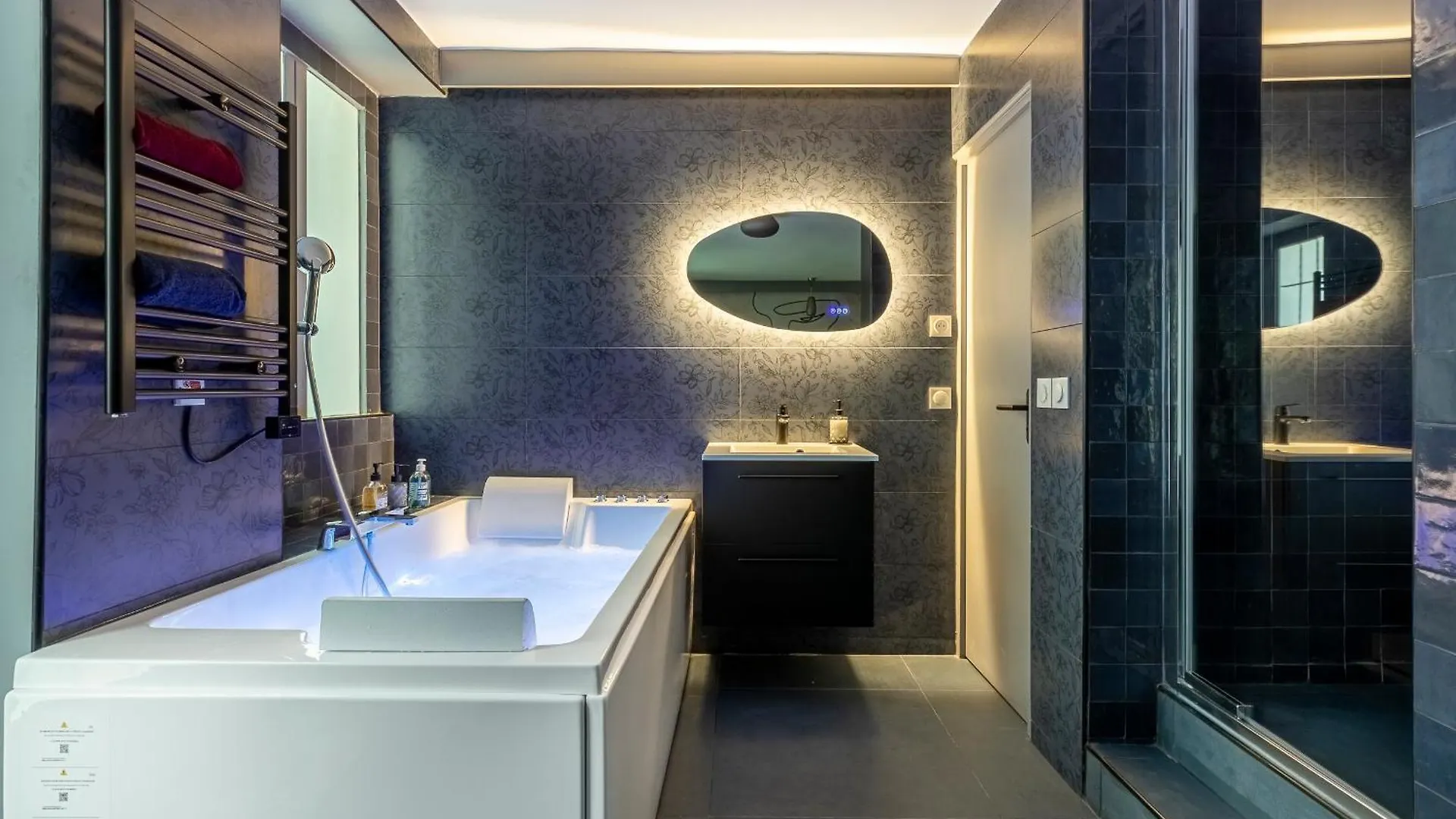 Apartment Opera, Grand Boulevard 9Eme, Suite Avec Jacuzzi Paris